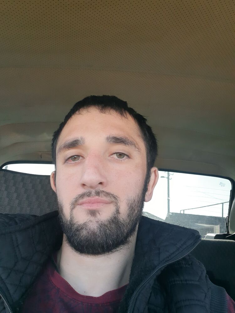 51084028  Muhammad, 27 ,    