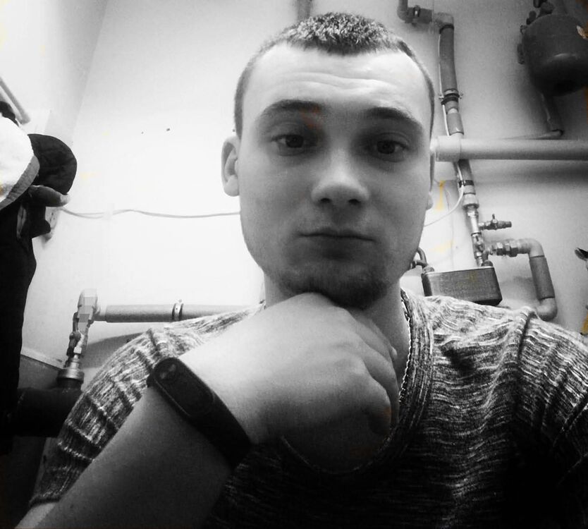  54291848  Stanislav, 28 ,    