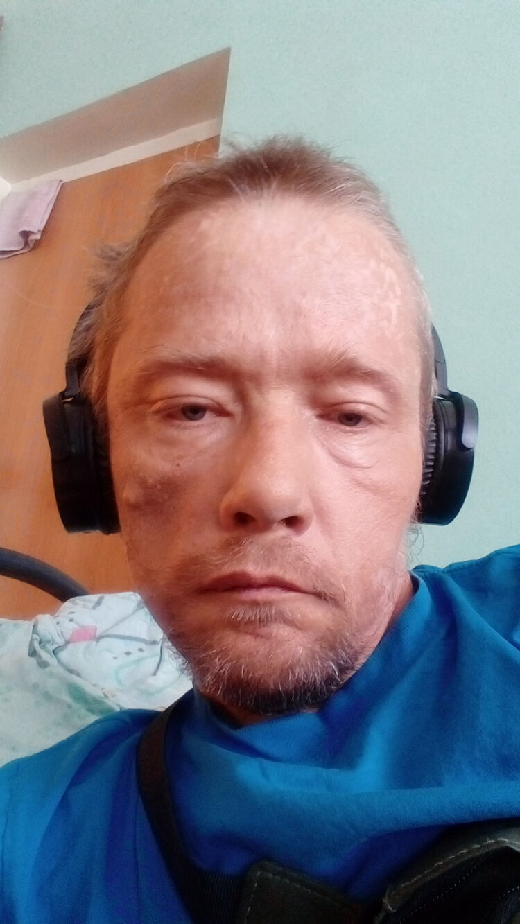  44275608  , 37 ,    