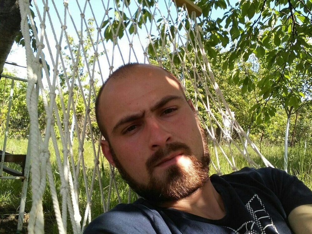  ,   Maxim, 29 ,   