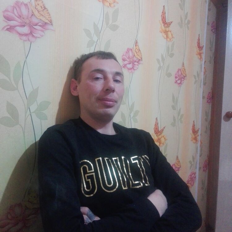  31633778  Aleksangar, 46 ,    