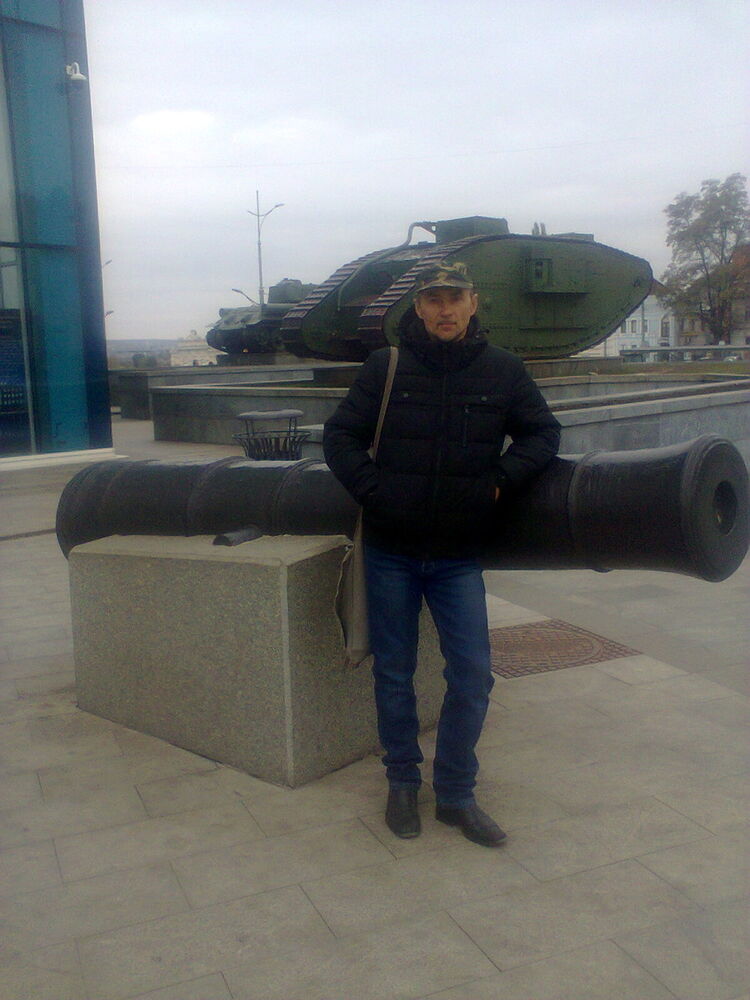  11650358  Sergey, 55 ,     