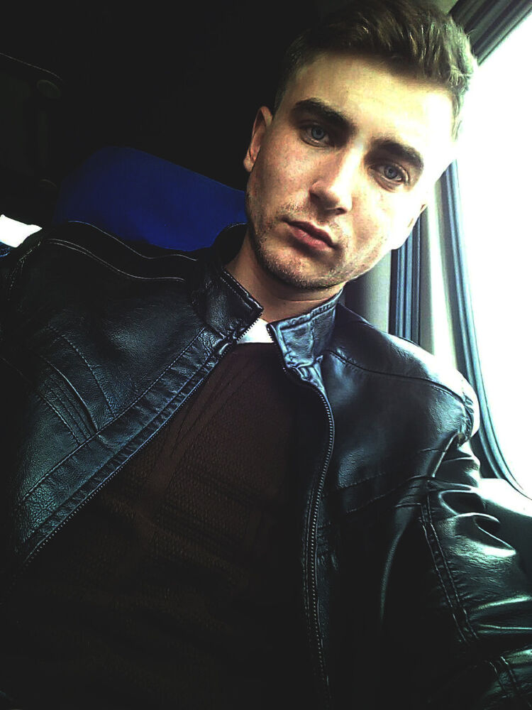  16919228  Vlad, 27 ,    