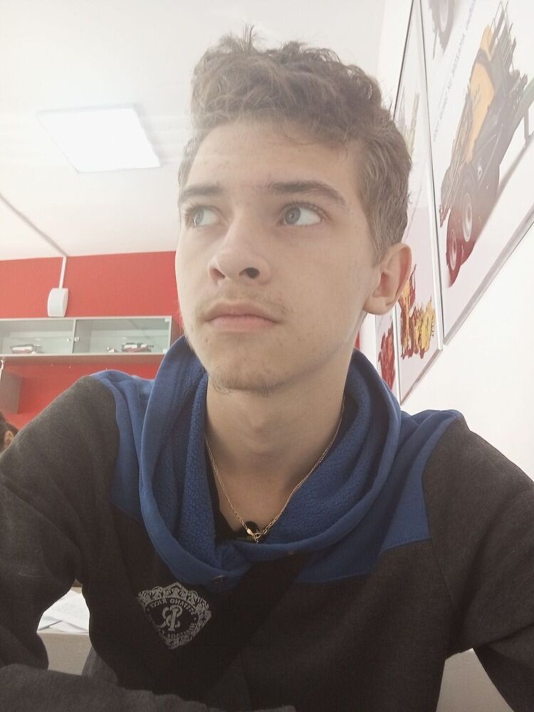  54010928  Nikita, 19 ,    