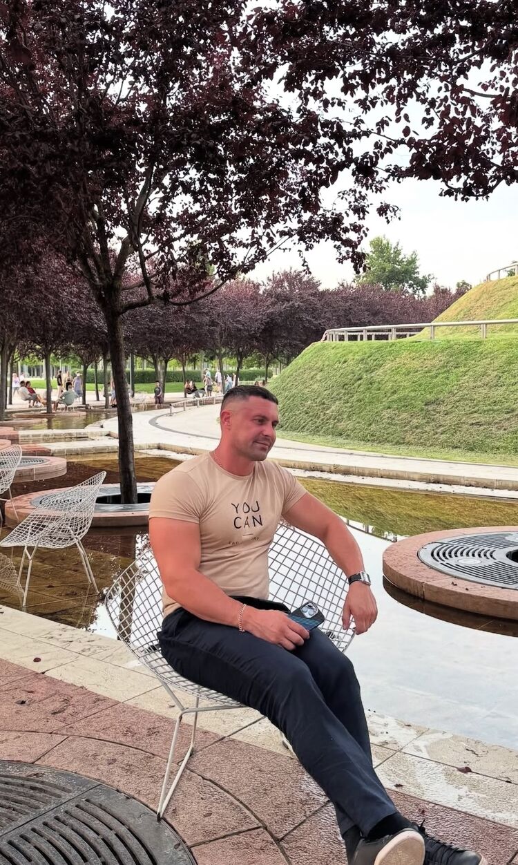  54025888  , 32 ,    -