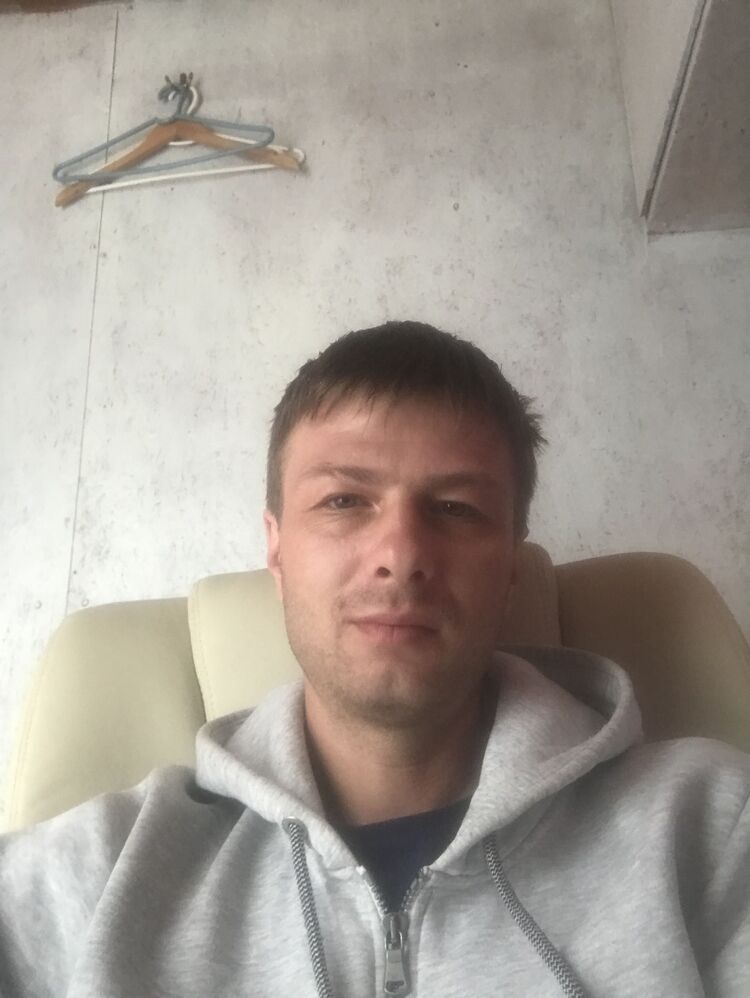  49735368  , 34 ,    