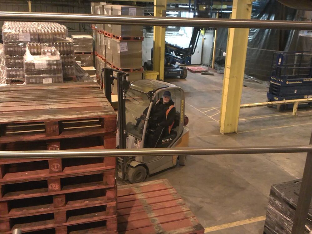  4777018  Konstantin, 42 ,    