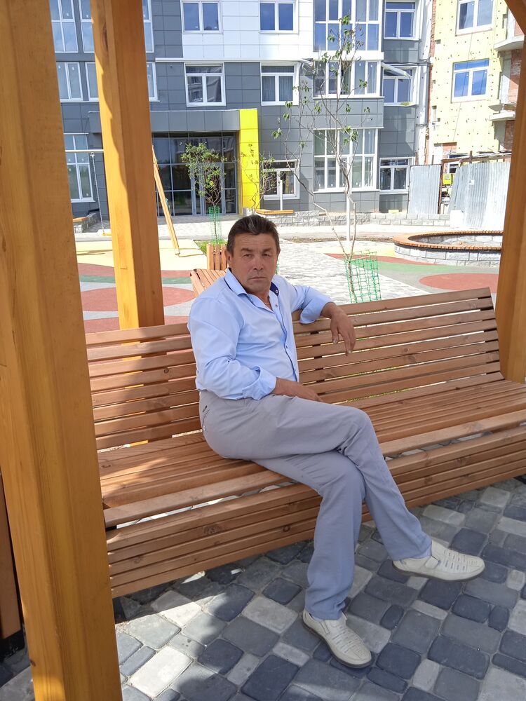  43625508  Valera, 62 ,    