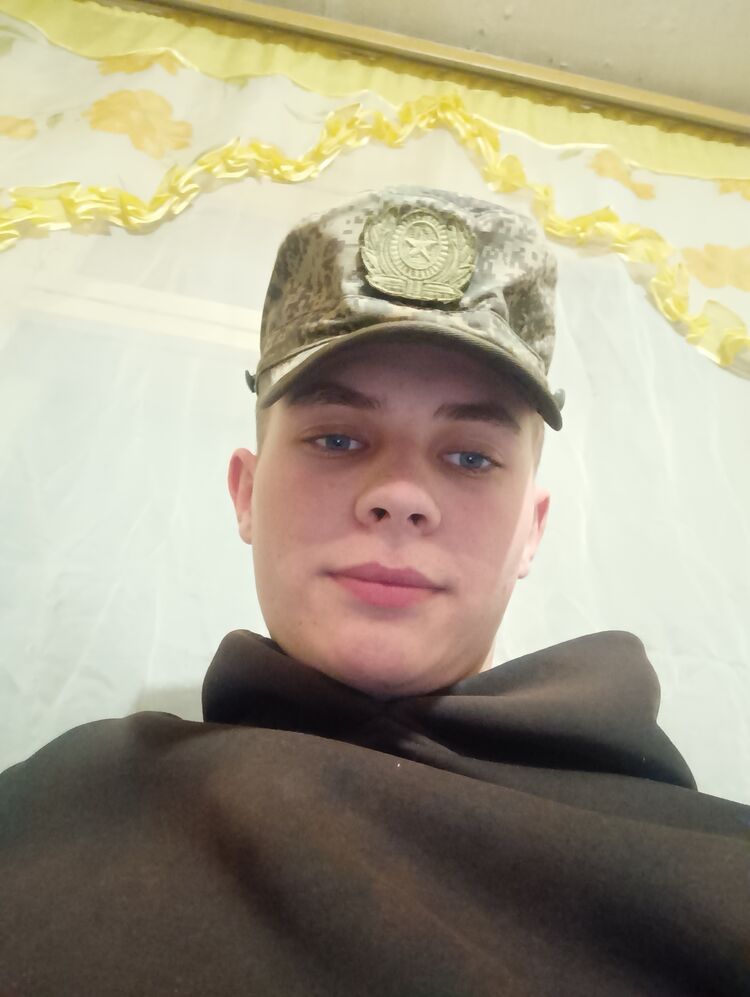  41707668  , 22 ,    