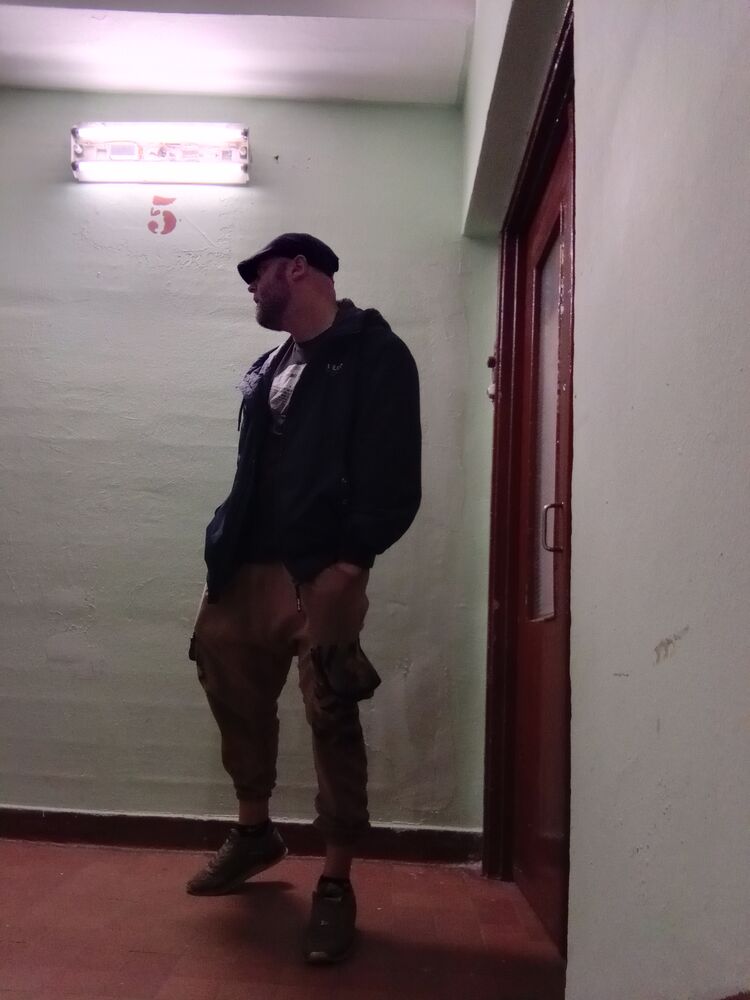  53432278  Arthur, 40 ,    