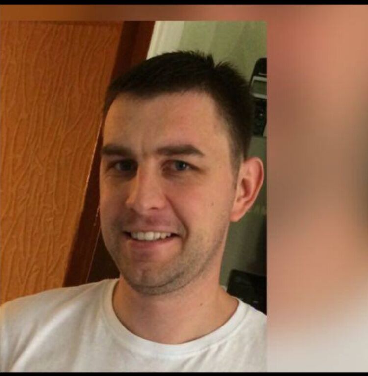  22325908  Dmitry, 43 ,    