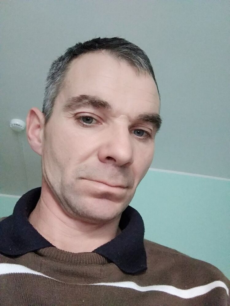  13834778  Robert, 48 ,    