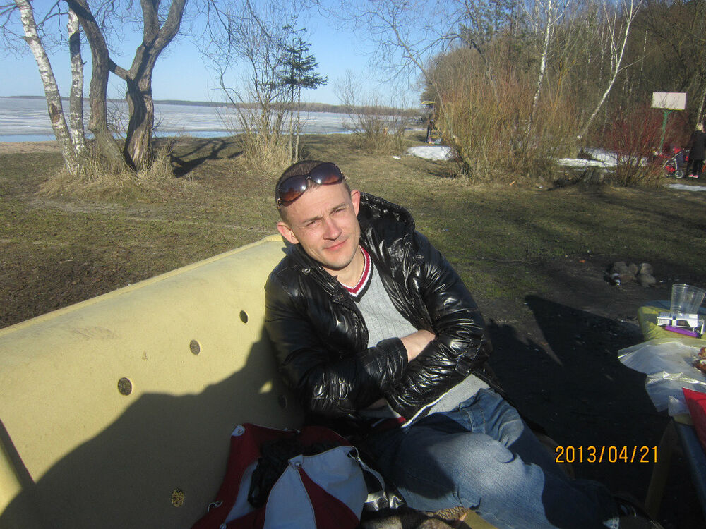  4706978  Aleksandr, 46 ,    