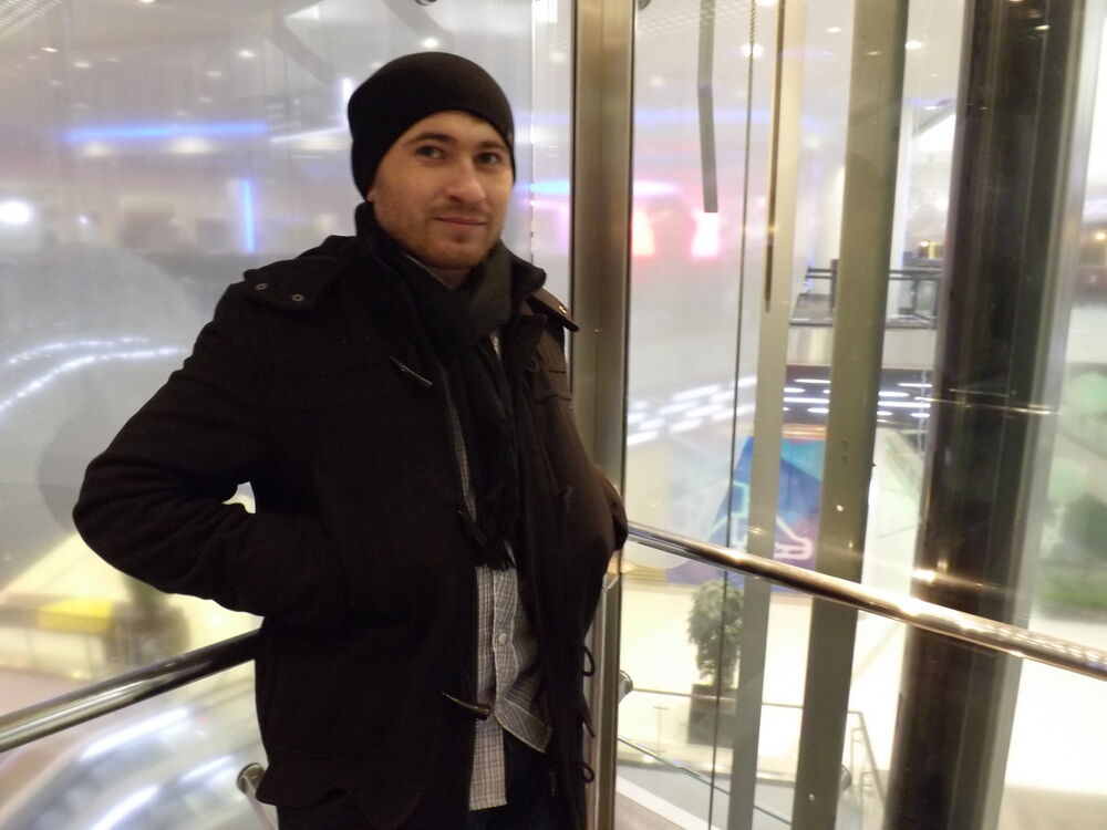  ,   Dinom, 36 ,     , c 
