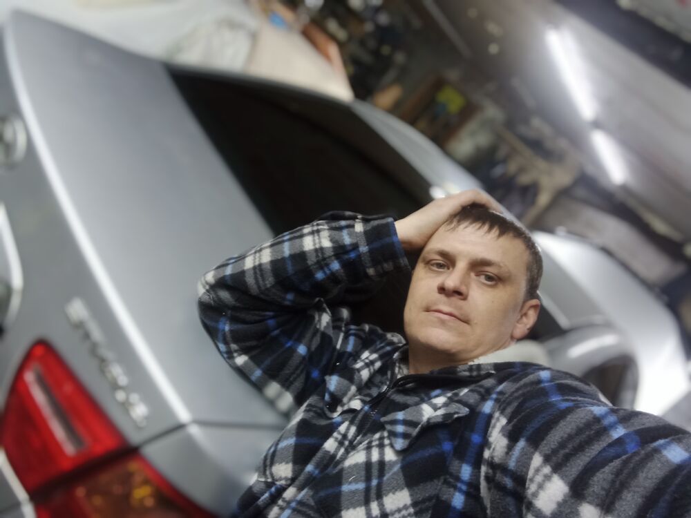  44483048  Stanislav, 35 ,    