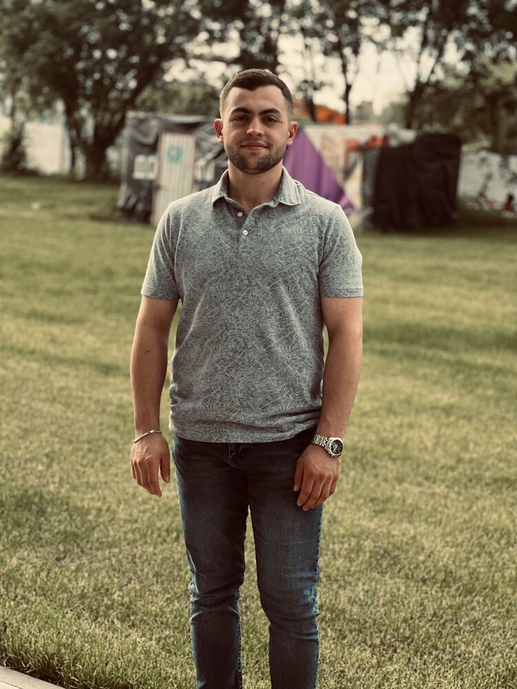  47338588  Bilal, 23 ,    