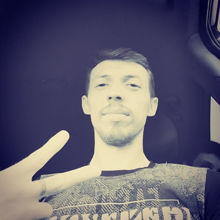  21220628  , 32 ,    