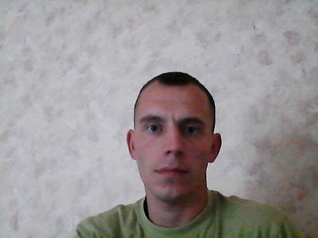  ,   Tomas, 40 ,   