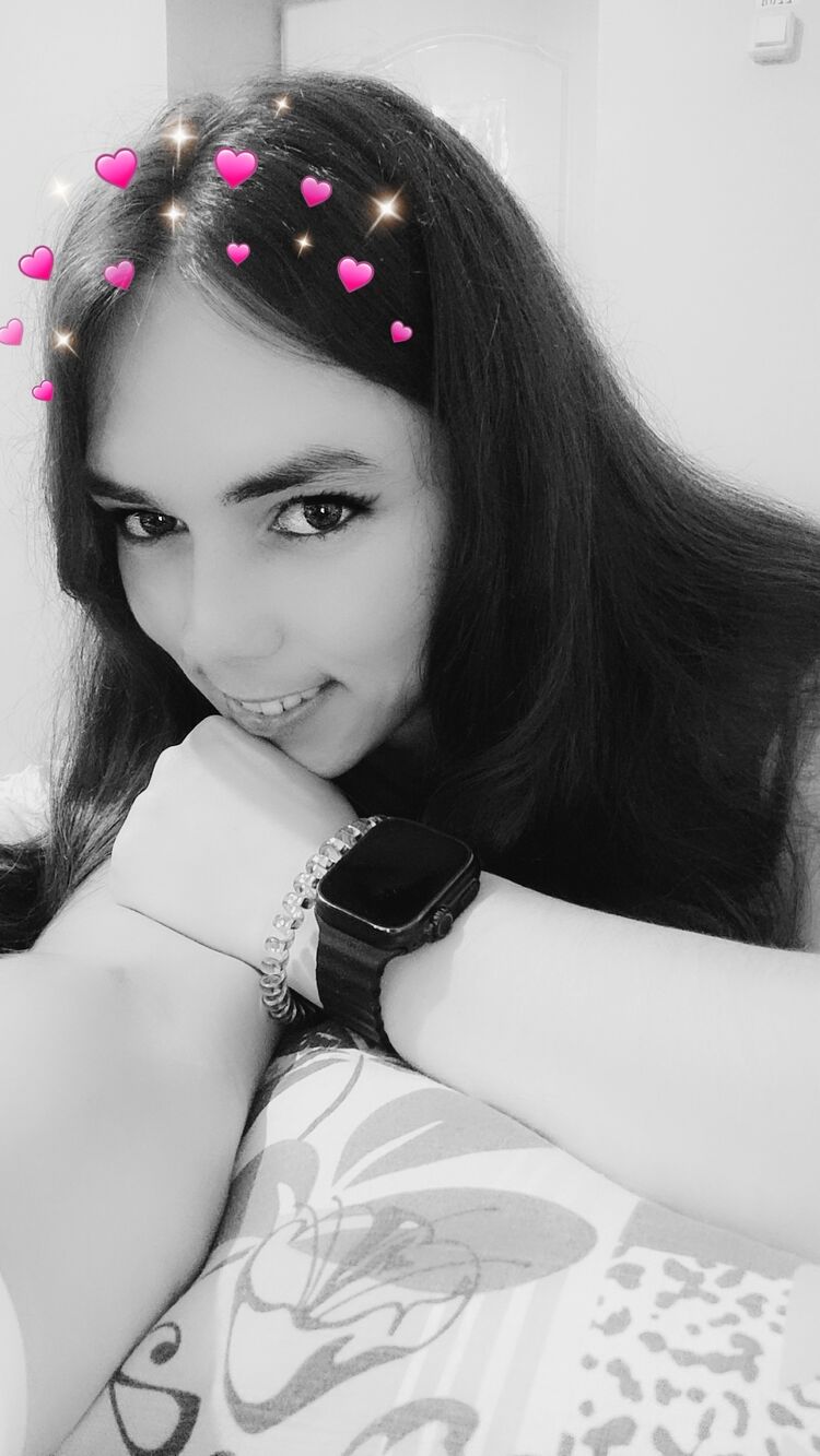  ,   Viktoria, 28 ,   c 