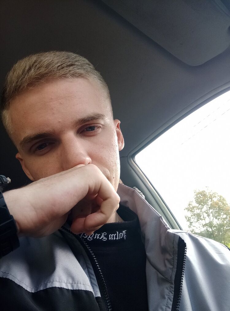  ,   Ivan, 24 ,  