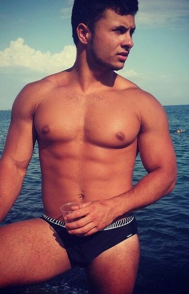  7323028  Orxan, 32 ,    