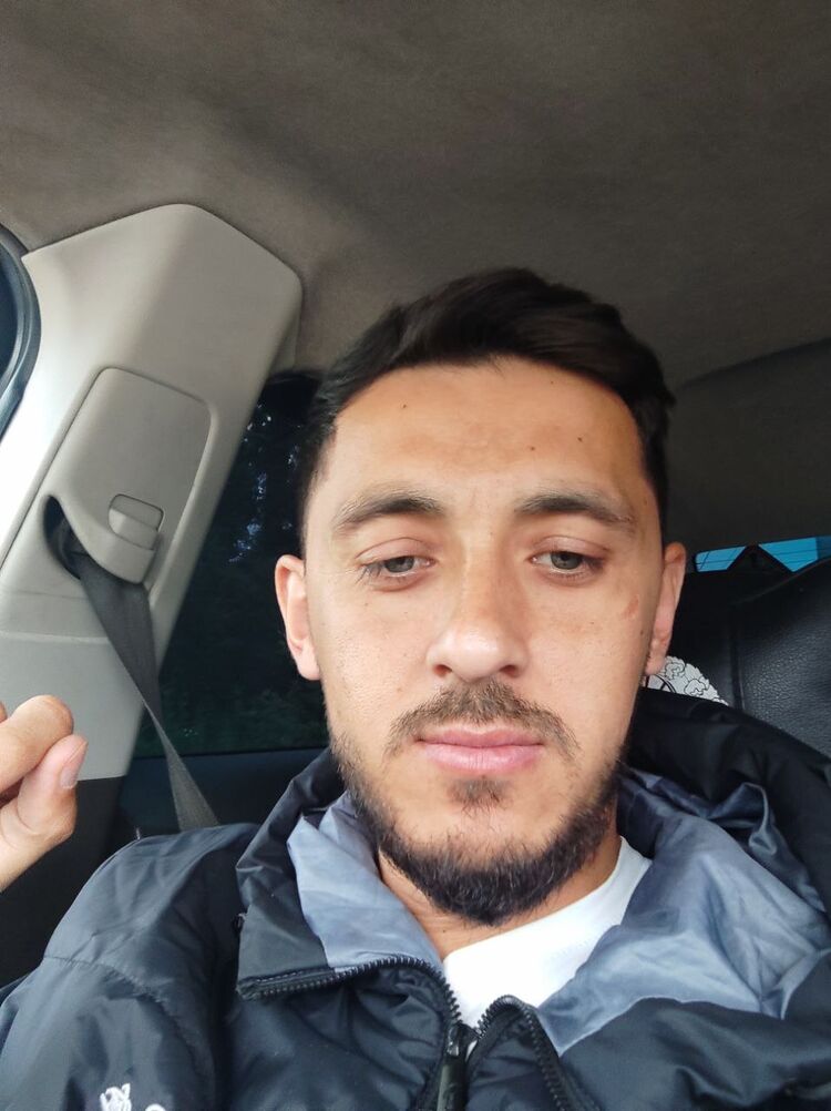  52836088  Iskandar, 34 ,    