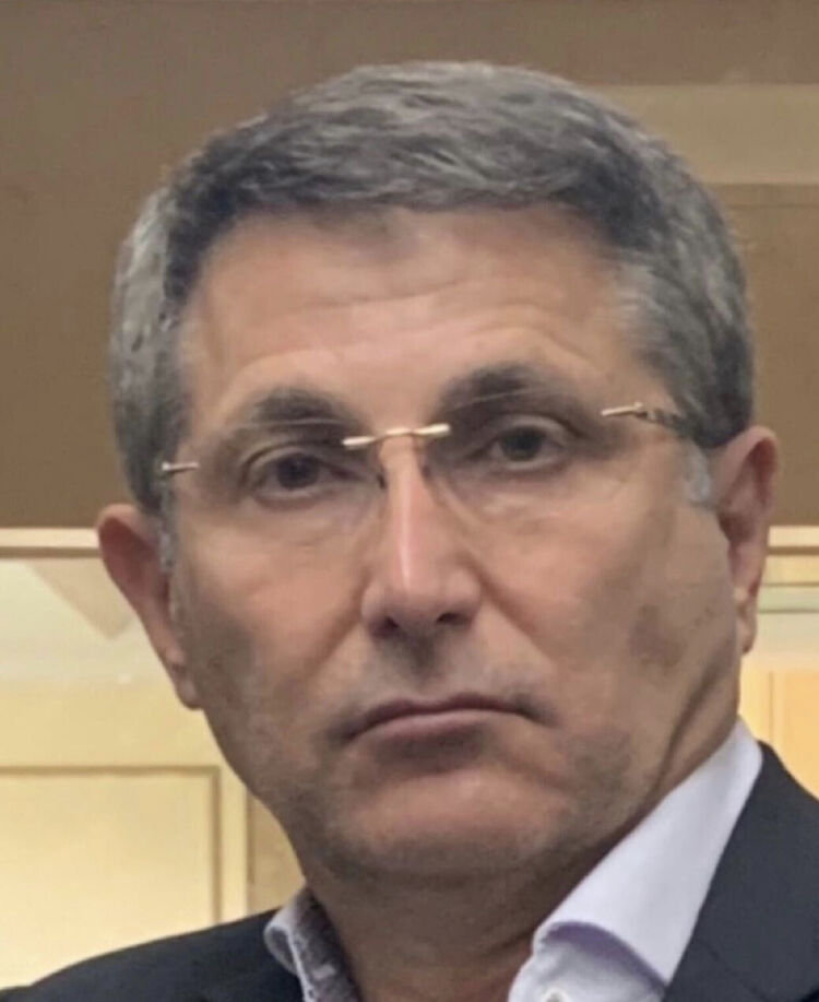  38317298  Aslan, 46 ,    Alanya