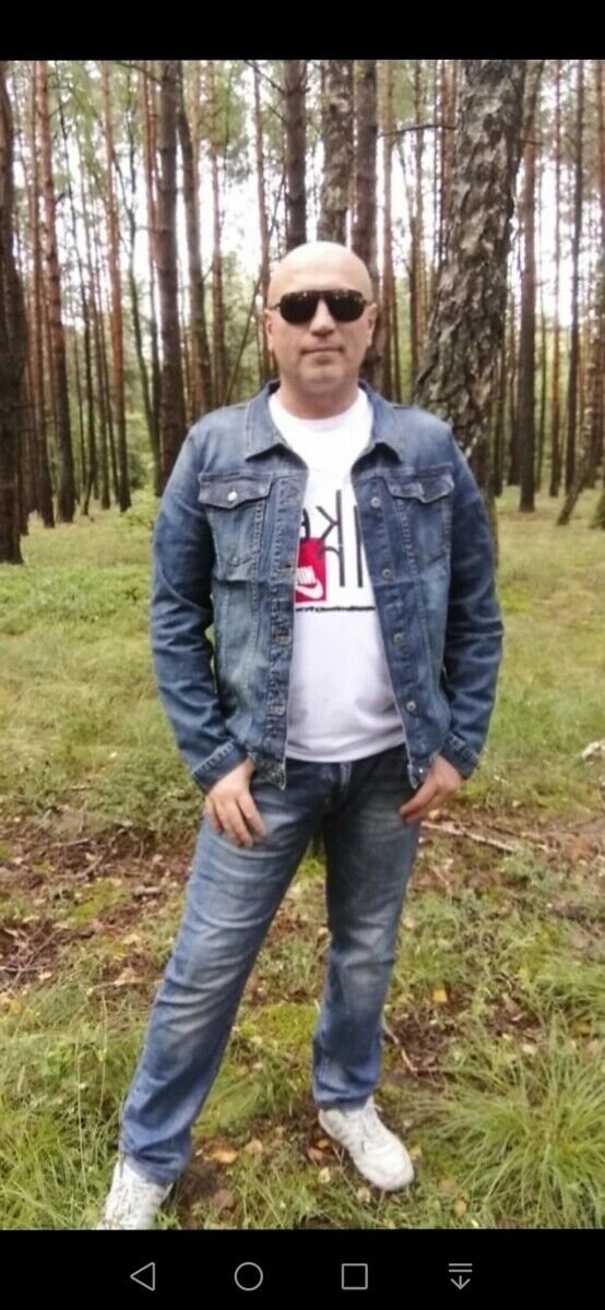  22317048  Maks, 49 ,    