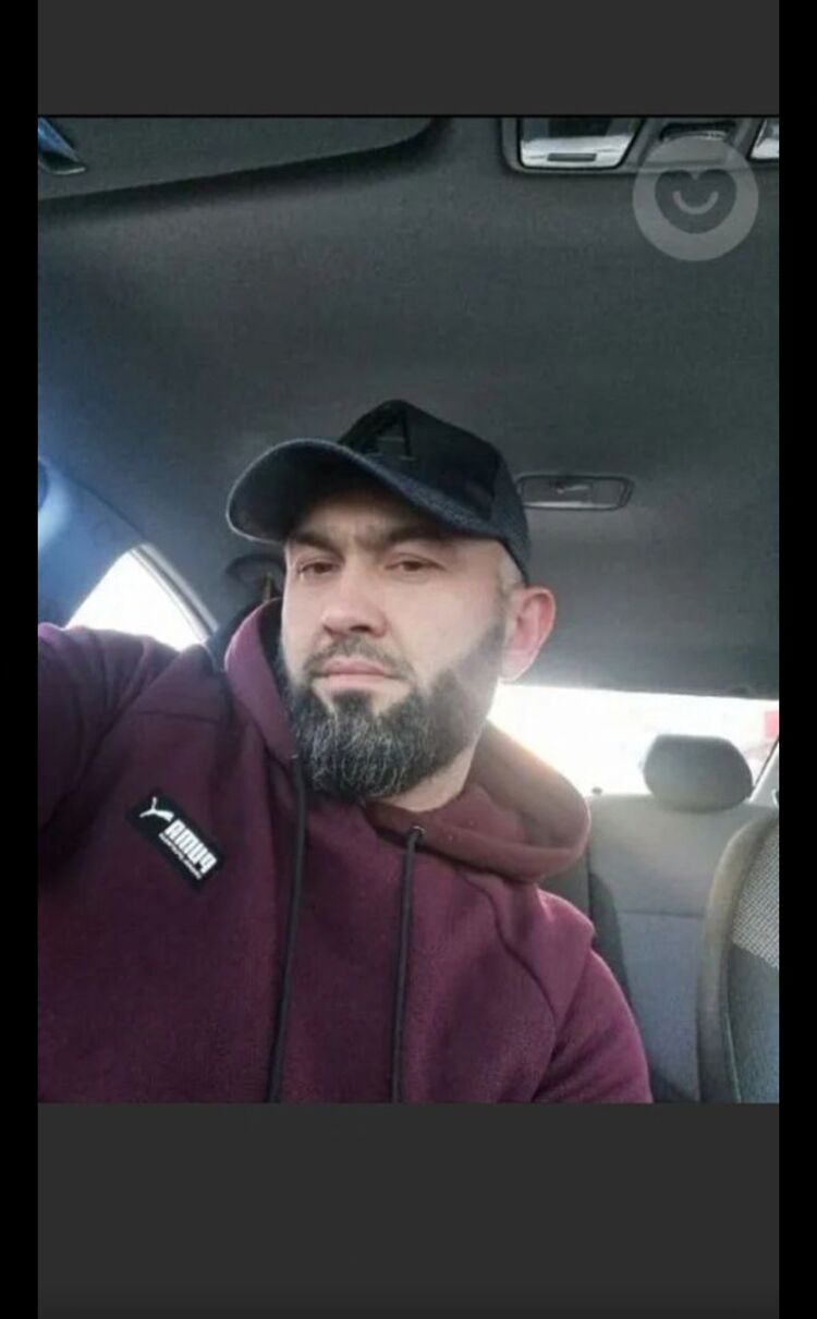  46554688  KAMIL, 39 ,    