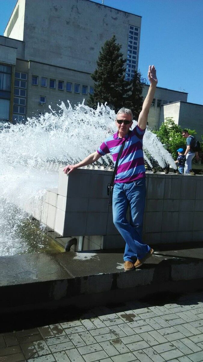  ,   Viktor, 69 ,   ,   , c 