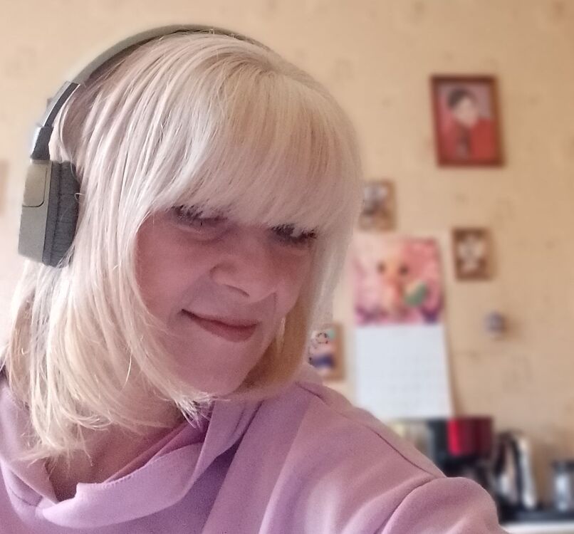  54042528  Lana, 58 ,    -