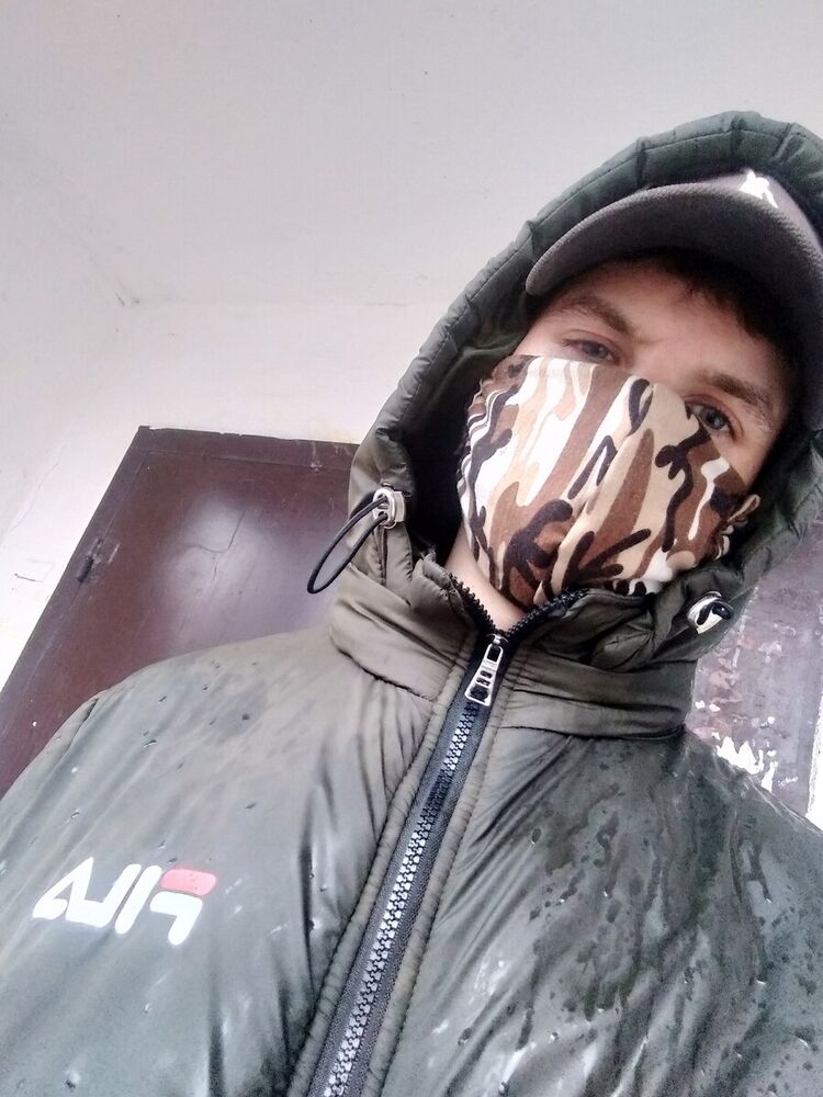  20112868  Alexandr, 27 ,    
