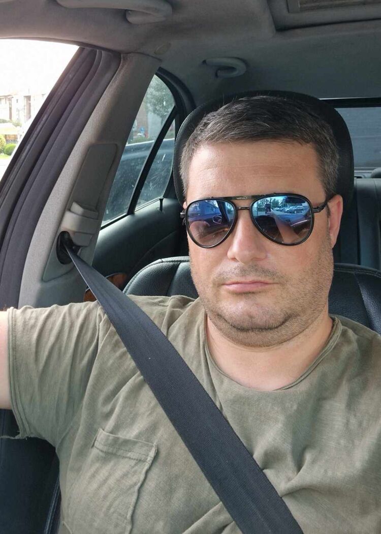  48712368  Kakha, 39 ,    