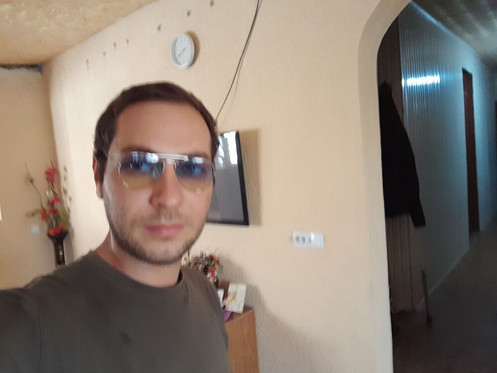  39054558  , 28 ,    