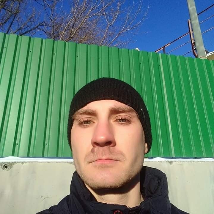  15841348  Vlad, 37 ,    