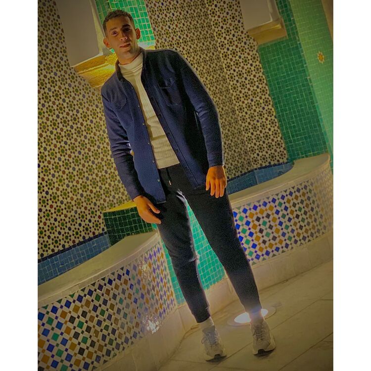  30778178  Hamza, 25 ,    