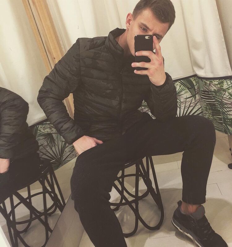 ���� 18239148 ������� �����, 32 ����, ���� ���������� � ������������