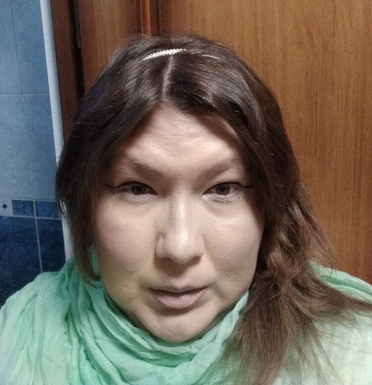  ,   Viktoria, 38 ,   c 
