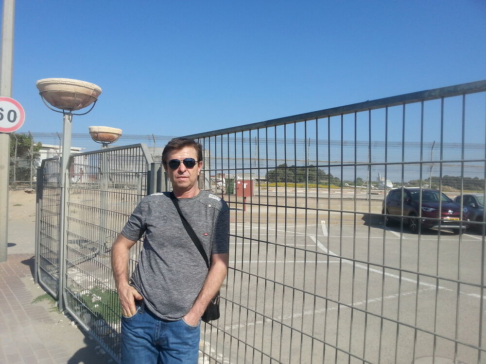  8360928  Avtandil, 54 ,    
