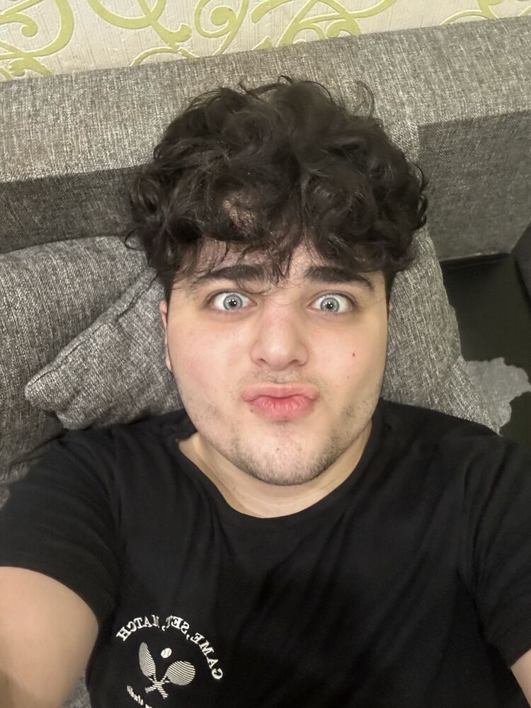  43849318  , 21 ,    