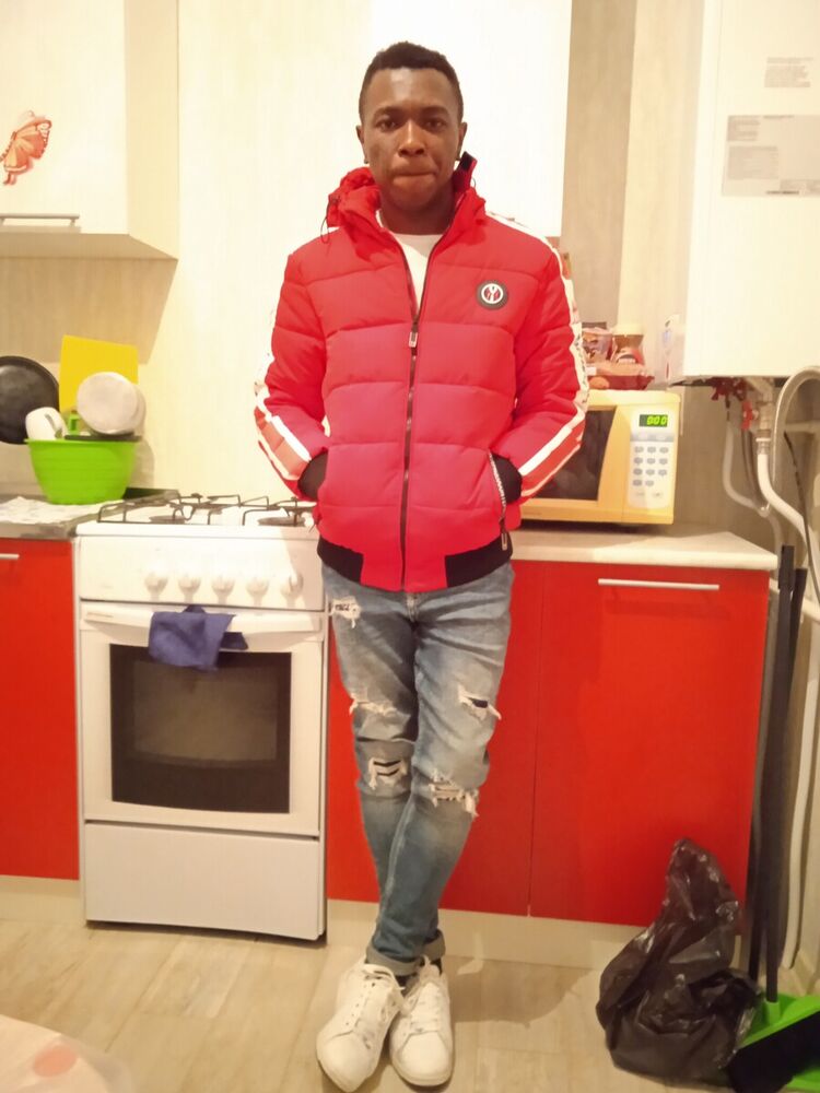  22254758  Christian, 32 ,    