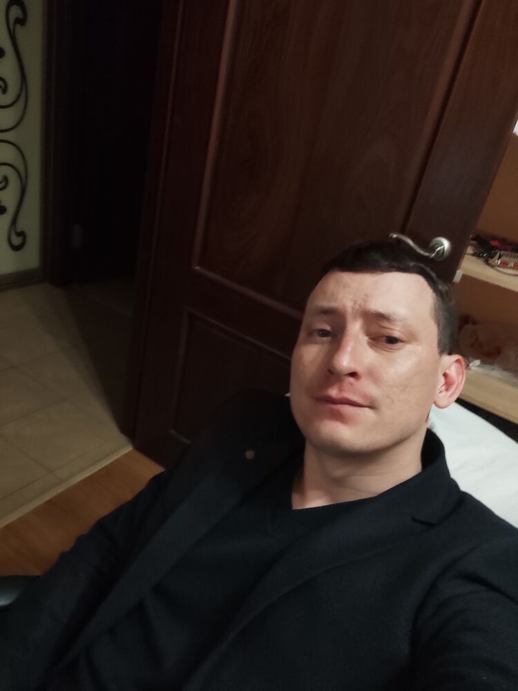  41094798  Vlad, 30 ,    