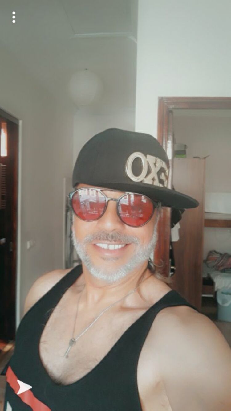  38093128  Ghnaim, 53 ,    