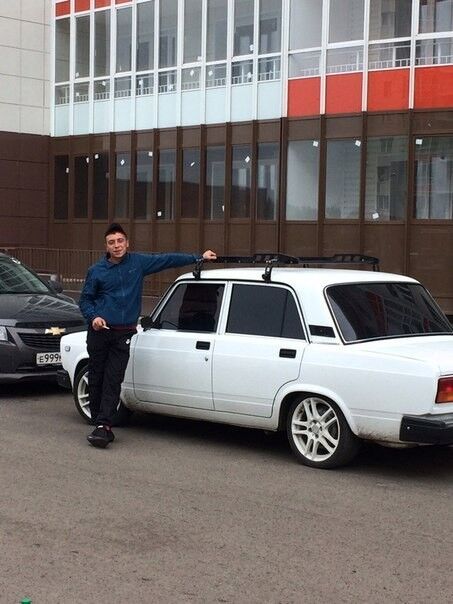  10445728  Leonid, 32 ,    