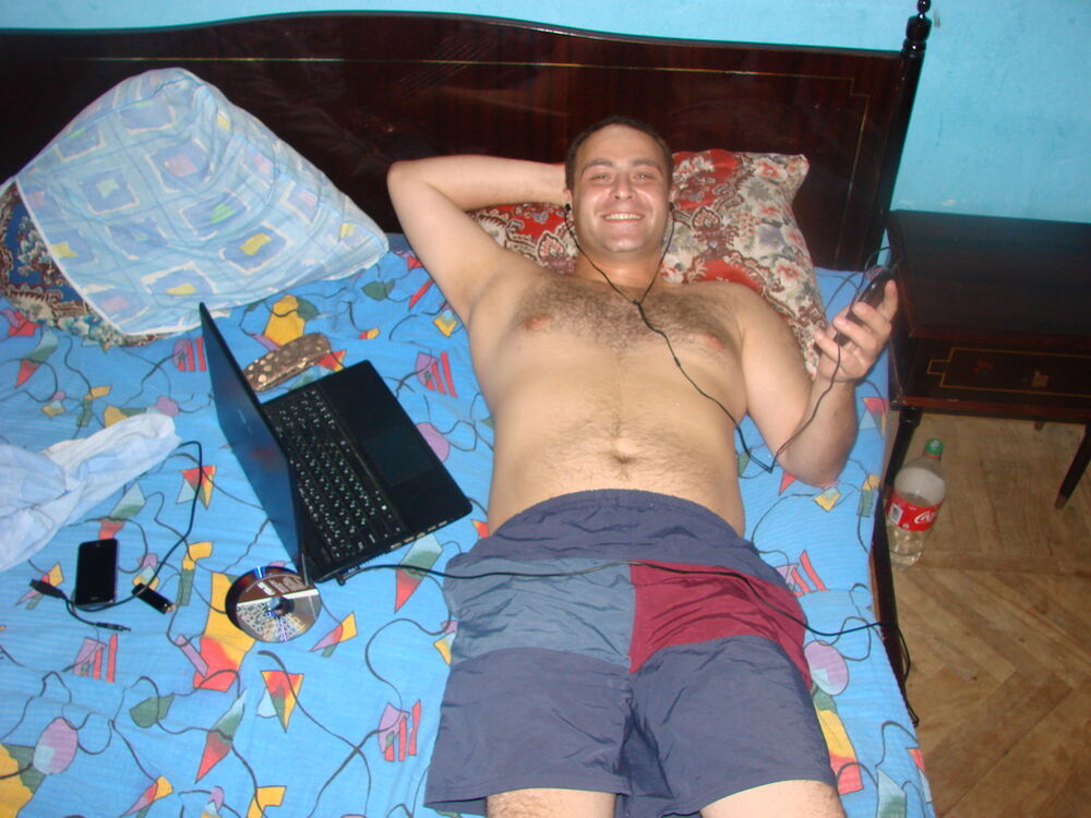  4558998  Gio, 43 ,    