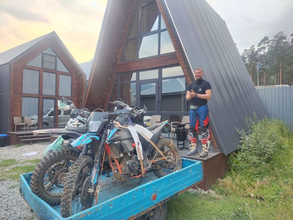  53677938  Anton, 37 ,    