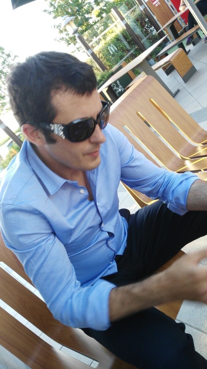  ,   Damien, 40 ,   ,   , c 