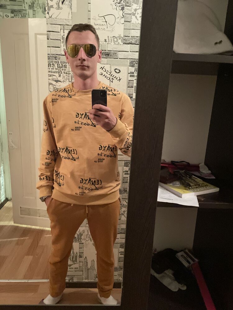  44286928  , 26 ,    