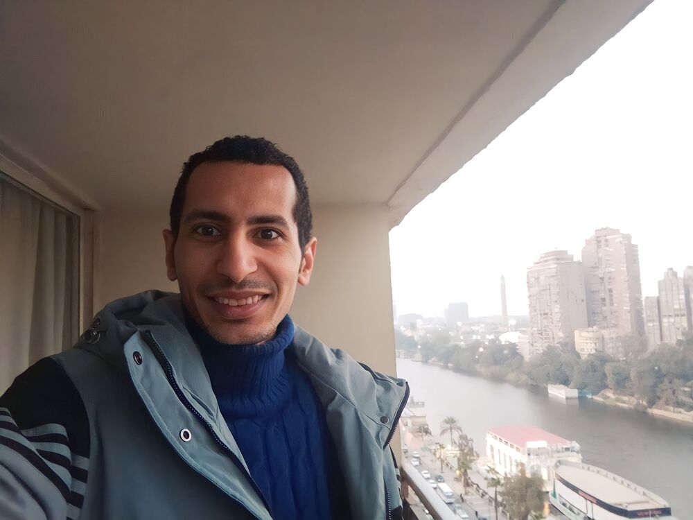  43875868  Tharwat, 33 ,    