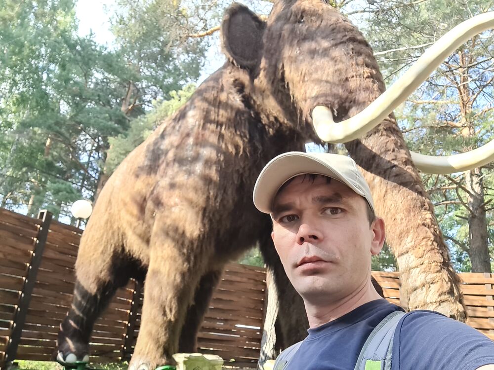  ,   MARAT, 42 ,   